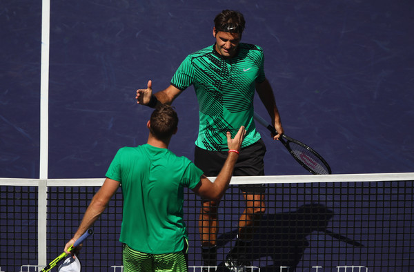 Roger Federer and Jack Sock shake hands after their semifinal match at the 2017 BNP Paribas Open. | Photo: Clive Brunskill/Getty Images