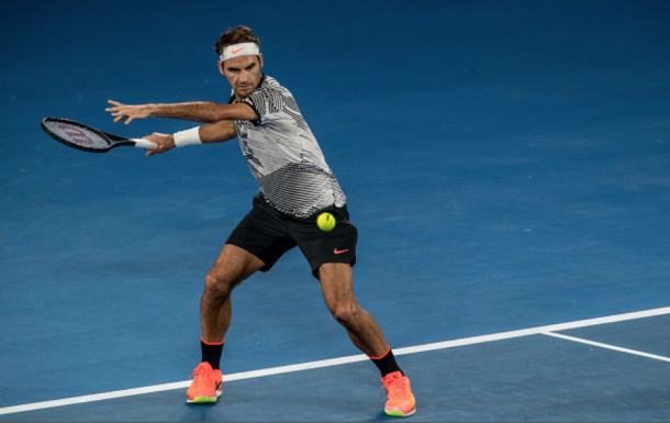Federer keeps his eye on the ball as he rips the forehand for a winner. Credit: Jason Heidrich/Icon Sportswire via Getty Images