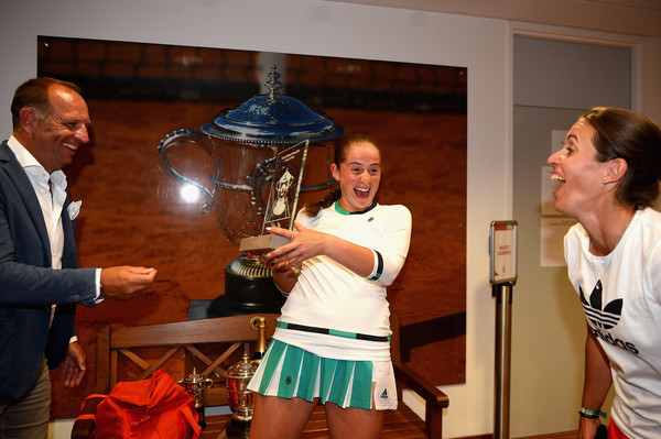 Jelena Ostapenko was full of smiles after winning her maiden Grand Slam title | Photo: Clive Brunskill/Getty Images Europe