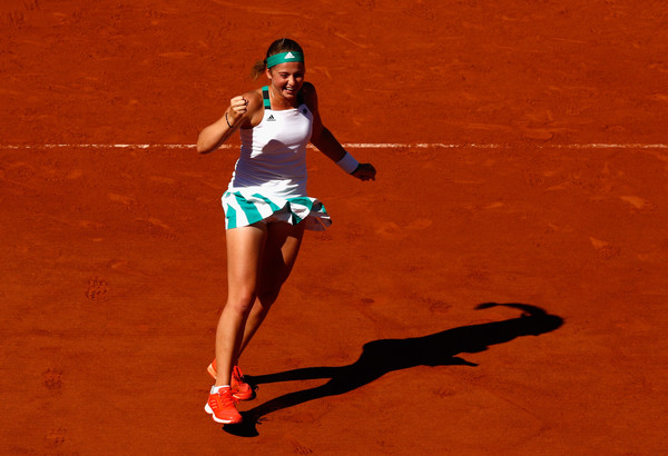 Jelena Ostapenko celebrates winning her first Grand Slam title | Photo: Adam Pretty/Getty Images Europe