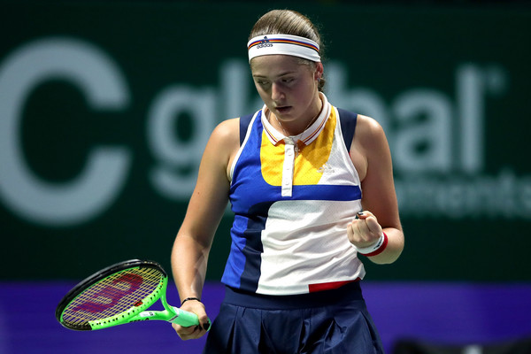 Ostapenko celebrates winning a point | Photo: Matthew Stockman/Getty Images AsiaPac