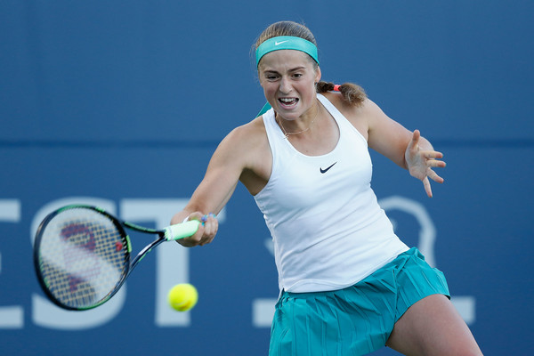 Ostapenko took the early lead on the strength of three breaks to win the first set/Photo: Lachian Cunningham/Getty Images
