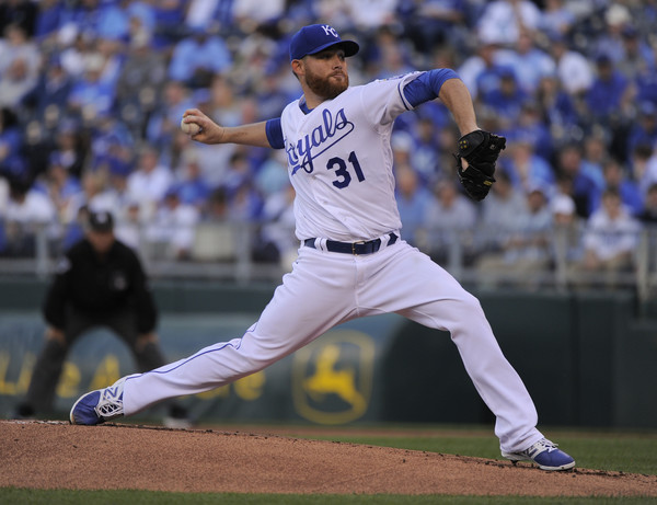 Ian Kennedy #31 of the Kansas City Royals thaws in the first inning against the Detroit Tigers at Kauffman Stadium on April 20, 2016 in Kansas City, Missouri. (April 19, 2016 - Source: Ed Zurga/Getty Images North America) 