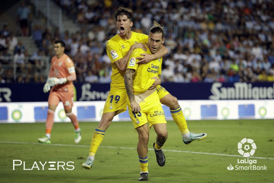 Álvaro Jiménez celebra con Marc Cardona su gol al Málaga | Fotografía: La Liga