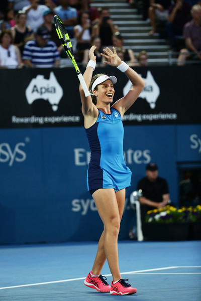 Johanna Konta celebrates after winning match point to defeat Agnieszka Radwanska in the final of the 2017 Apia International Sydney. | Photo: Matt King/Getty Images