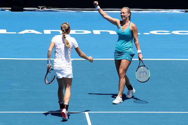 Bertens and Larsson celebrates their triumph in the first week of the year | Photo: Phil Walter/Getty Images AsiaPac