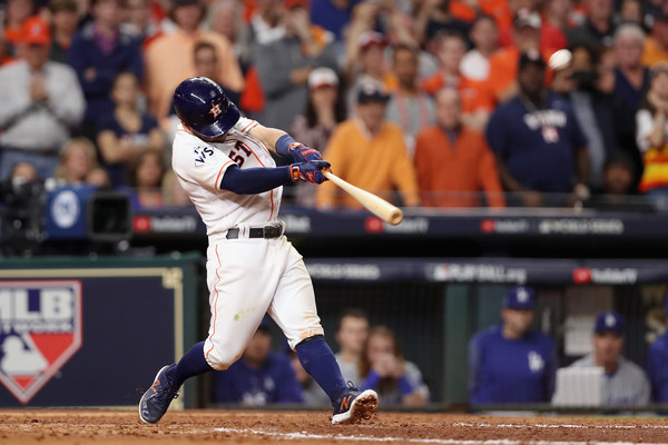 Altuve's sixth home run of the postseason again brought the Astros from behind/Photo: Christian Petersen/Getty Images