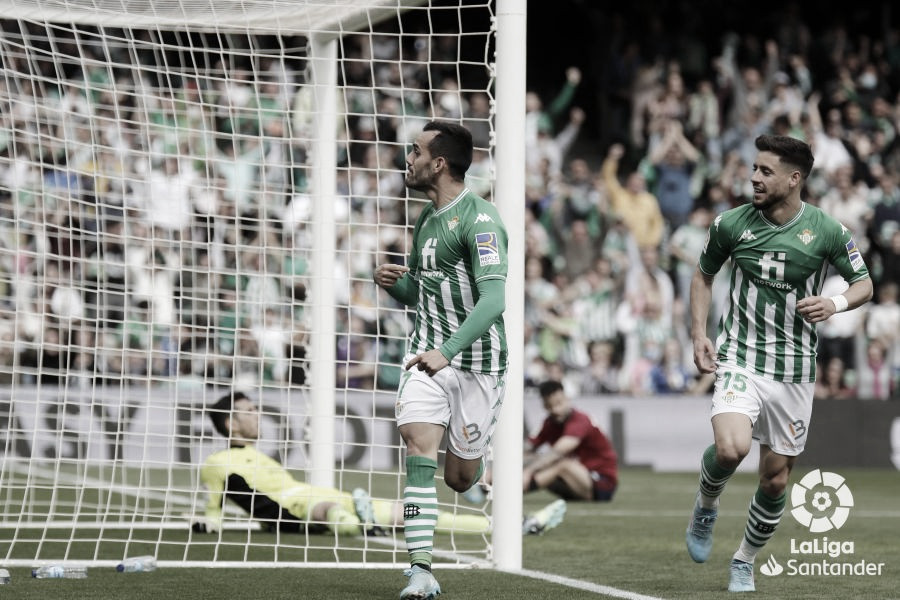 Juanmi celebra un gol ante Osasuna con el Betis. Fuente: LaLiga