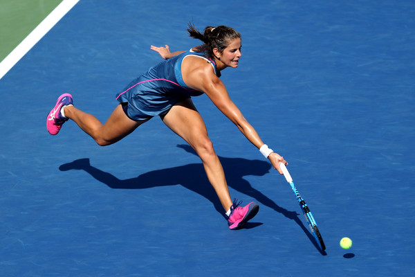 Julia Goerges failed to capitalize on her chances in the match | Photo: Elsa/Getty Images North America