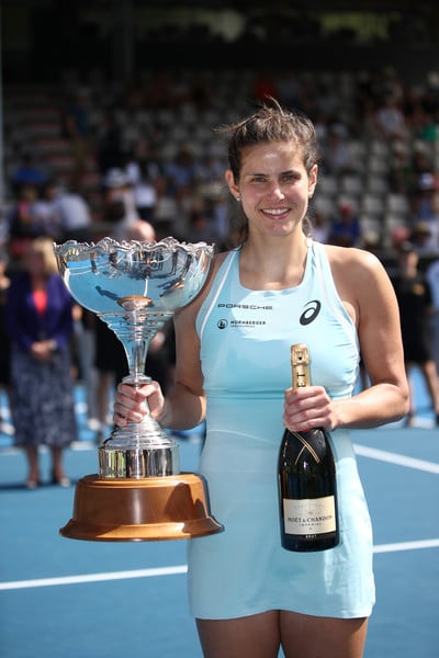 Julia Goerges posing alongside her Auckland title | Photo: Phil Walter/Getty Images AsiaPac