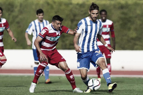 Disputa de balón en la ida | Foto: La Opinión