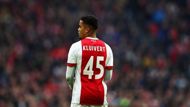 Kluivert, en la foto con la camiseta del Ajax, nuevo fichaje de la Roma | Foto: Ajax