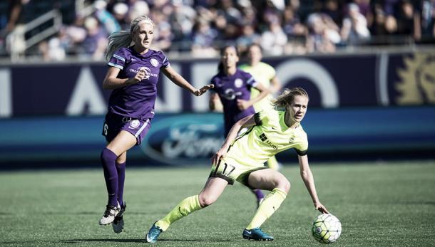 Kaylyn Kyle and Beverly Yanez battle it out in the second half. (Photo credit: NWSL)