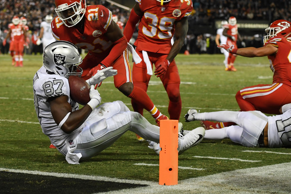 Jared Cook #87 of the Oakland Raiders makes a catch at the one-yard line of the Kansas City Chiefs. |Source: Thearon W. Henderson/Getty Images North America|