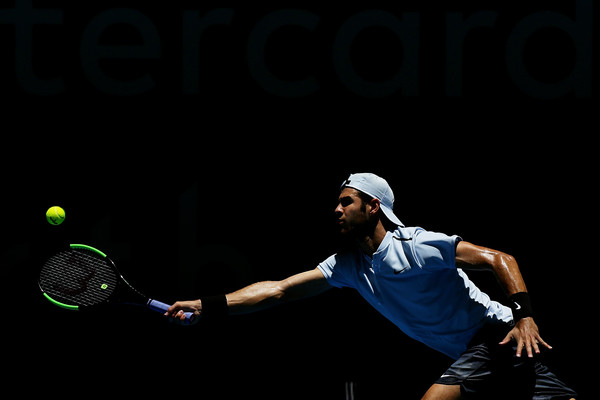 Karen Khachanov returns a serve during his loss to Jack Sock | Photo: Will Russell/Getty Images AsiaPac