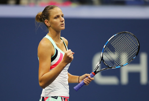 Karolina Pliskova celebrates her win over Magda Linette | Photo: Elsa/Getty Images North America