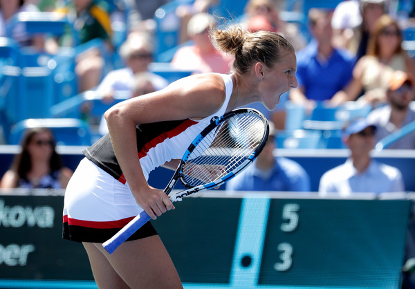 Karolina Pliskova celebrates after winning the opening set against Angelique Kerber during the final of the 2016 Western & Southern Open. | Photo: Andy Lyons/Getty Images North America