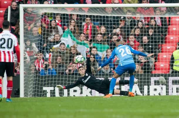 Kepa salvó a su equipo al detener un penalti a En-Nesyri que hubiera significado el empate. Fuente: Vavel Athletic.
