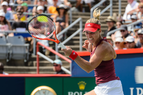 Angelique Kerber rips a forehand during the 2016 Coupe Rogers semifinals. Photo: Minas Panagiotakis/Getty Images