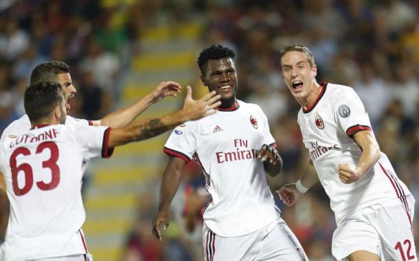 Kessie festeggia con i compagni il rigore segnato, sportmediaset.mediaset.it