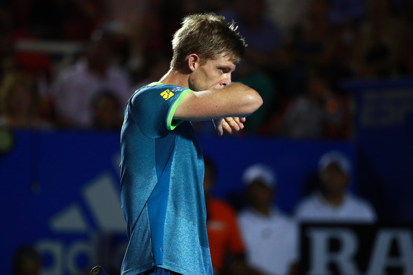 A fall caused Kevin Anderson to take a worrying medical time-out in the middle of the third game | Photo: Hector Vivas/Getty Images South America