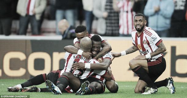 Above; A collective of Sunderland AFC players celebrating during their 3-0 win over Everton | Photo: Graham Chadwick 