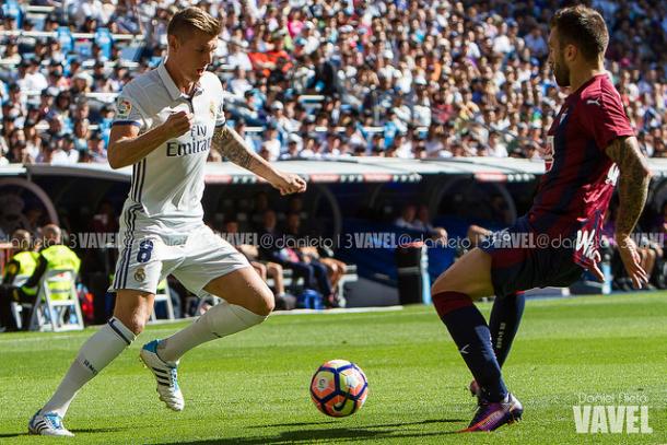 Kroos en el duelo frente al Eibar | Foto: Daniel Nieto - VAVEL