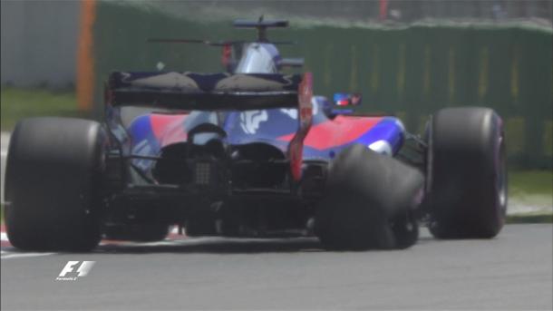 Kvyat perdeu a vaga para o Q3 no fim e ainda teve um pneu furado (Foto: Divulgação/F1)
