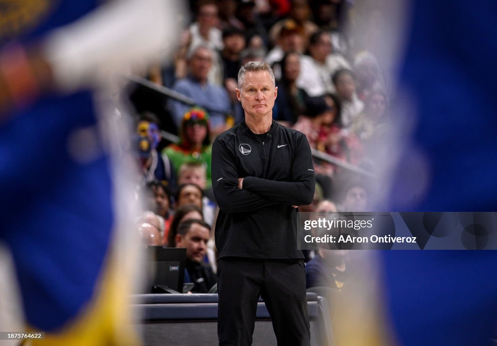 Golden State Warriors head coach Steve Kerr works against the Denver Nuggets during the fourth quarter of the Nuggets' 120-114 win at Ball Arena in Denver on Monday, December 25, 2023. (Photo by AAron Ontiveroz/The Denver Post)