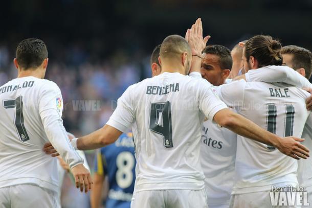 La 'BBC' celebra uno de los goles de Karim Benzema ante el Getafe CF