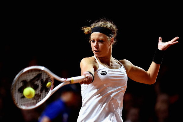 Laura Siegemund hitting a forehand at the 2016 Porsche Grand Prix | Photo: Dennis Grombkowski/Bongarts