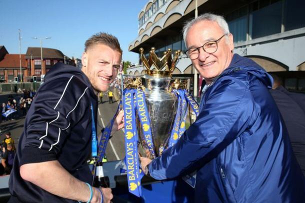 Vardy y Ranieri durante la celebración del título de liga. Foto: Mirror