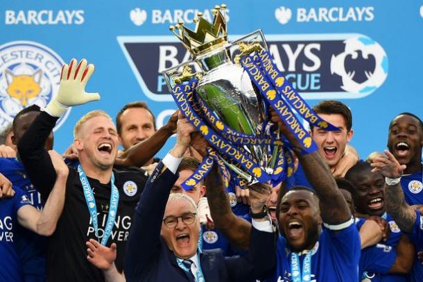 Los jugadores del Leicester celebran la hazaña conseguida la temporada pasada | Foto: Leicester City