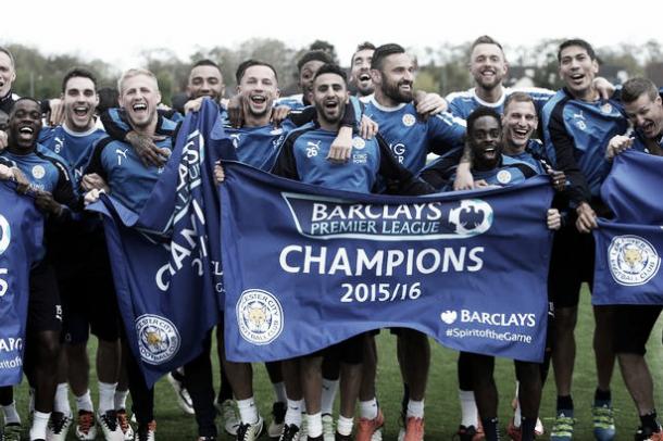 Leicester City players celebrate winning the Premier League Title during a training session. | Photo: Getty Images