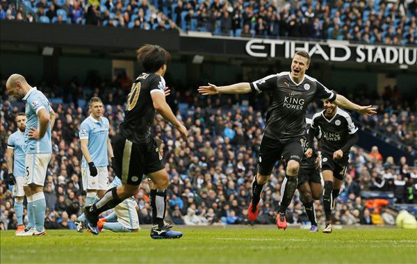 El Leicester celebra el gol de Huth | Fotografía: Premier League