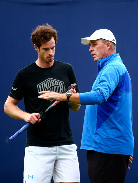 Lendl (right) talks with Andy Murray during a practice this week in London. Photo: Jordan Mansfield/Getty Images