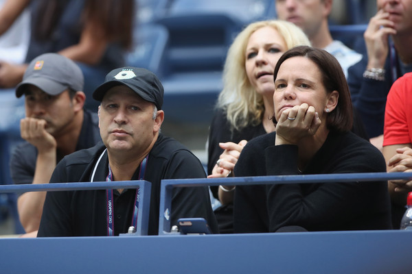 Lindsay Davenport watches Keys during the US Open final | Photo: Matthew Stockman/Getty Images North America