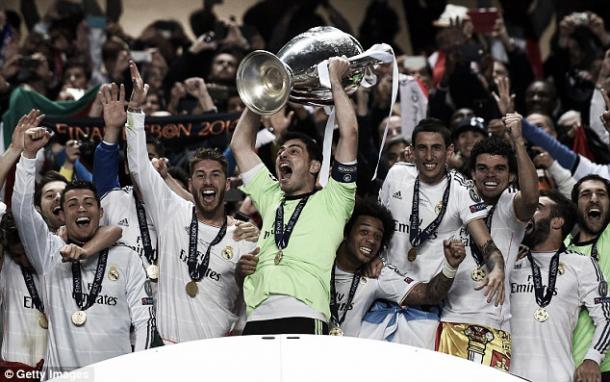 Above: Iker Casillas lifting the Champions League trophy after Real Madrid's 4-1 victory over Atletico Madrid in 2014 | Photo: Getty Images 