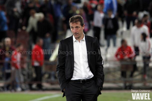 El entrenador rojiblanco, Luis Miguel Ramis | Foto: Diego Carmona - VAVEL.com