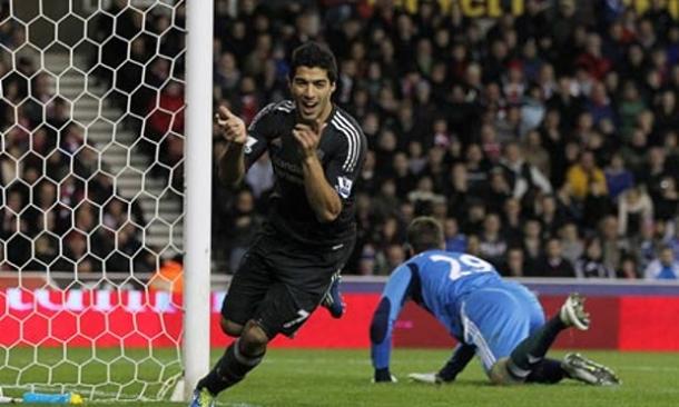 Suárez celebrando uno de los goles de la victoria | Foto: The Guardian