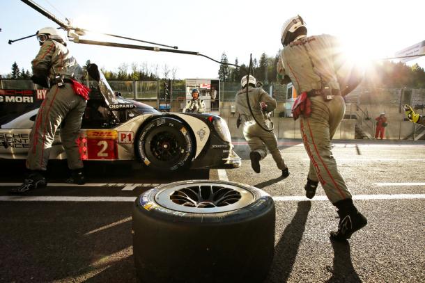 A troca de pneus deve ser feita no momento certo. (Foto: Porsche AG)