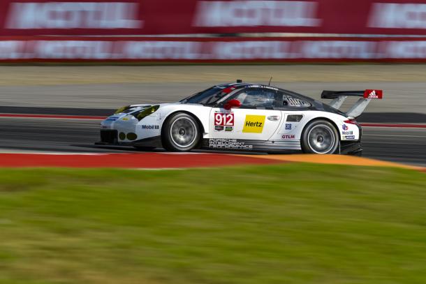 Porsche com dobradinha na classe GTLM. (Foto: Porsche AG)