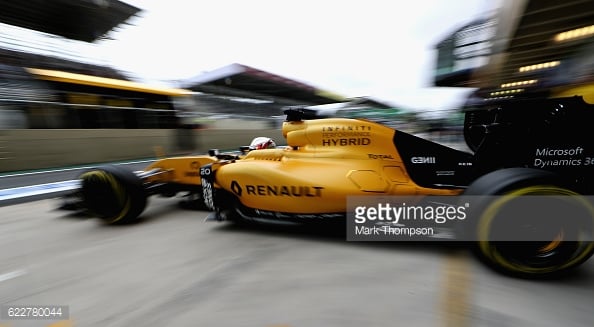 Magnussen was previously tipped to remain with Renault. | Photo: Getty Images/Mark Thompson