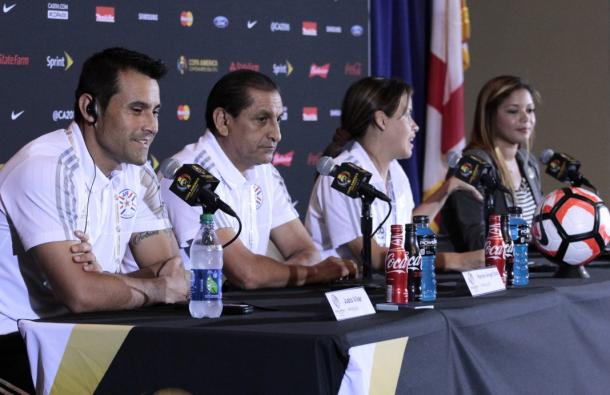 Villar and Diaz speak to the press. Photo: APF