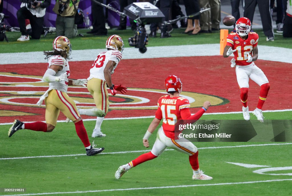 Quarterback Patrick Mahomes #15 of the Kansas City Chiefs throws a touchdown pass to wide receiver <strong><a  data-cke-saved-href='https://www.vavel.com/en-us/nfl/2024/01/22/1169580-patrick-mahomes-outduels-josh-allen-to-set-up-a-matchup-with-the-baltimore-ravens.html' href='https://www.vavel.com/en-us/nfl/2024/01/22/1169580-patrick-mahomes-outduels-josh-allen-to-set-up-a-matchup-with-the-baltimore-ravens.html'>Mecole Hardman</a></strong> Jr. #12 against the San Francisco 49ers during overtime of Super Bowl LVIII at Allegiant Stadium on February 11, 2024 in Las Vegas, Nevada. The Chiefs defeated the 49ers 25-22. (Photo by Ethan Miller/Getty Images)