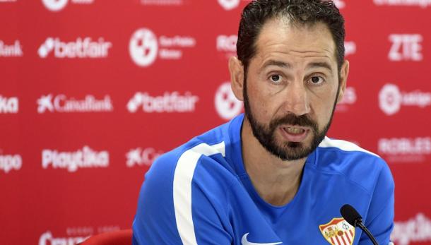 Machín en rueda de prensa | Foto: Sevilla FC