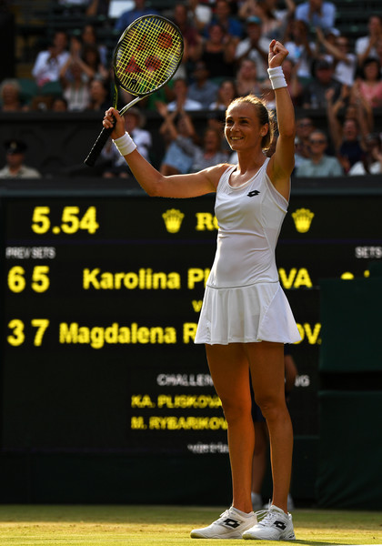 Magdalena Rybarikova celebrates her huge win over Pliskova | Photo: Shaun Botterill/Getty Images Europe