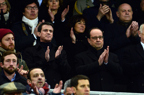Manuel Valls (izquierda) junto a François Hollande en el Stade de France | Fotografía: Frederic Stevens//Getty Images