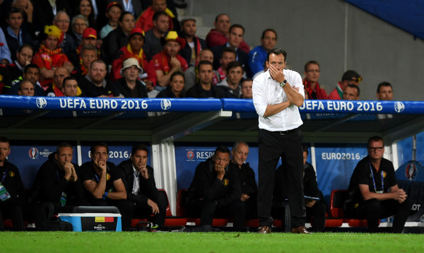 Marc Wilmots assiste alla sconfitta del suo Belgio con il Galles. Fonte foto: Getty Images Europe.