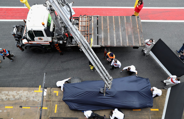 El Sauber llega al garaje después de la bandera roja. Fuente: Getty Images